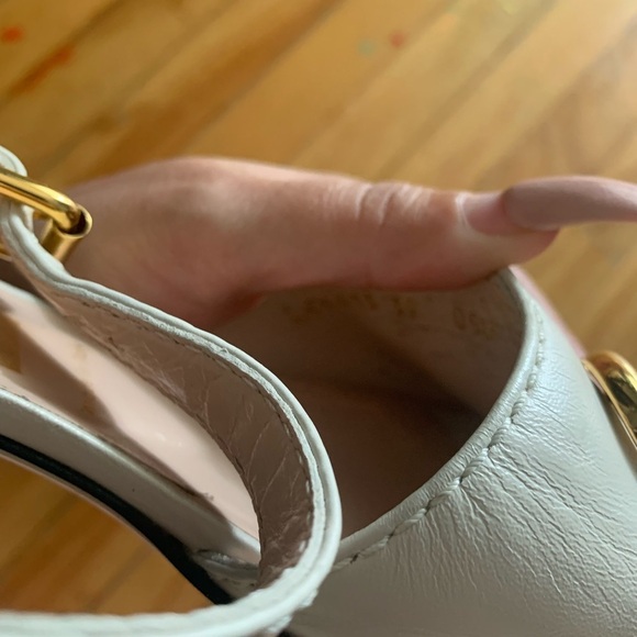 Gucci authentic white Sandals with Gold horsebit - Picture 6 of 6